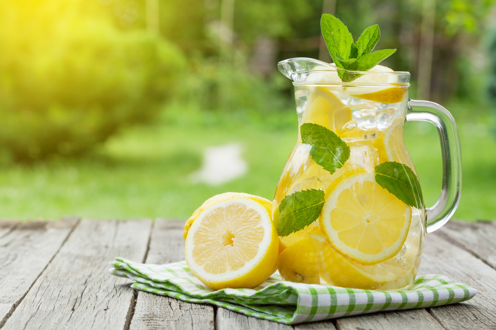 Limonade selbst gemacht - fruchtig &amp; spritzig | Genusswelt